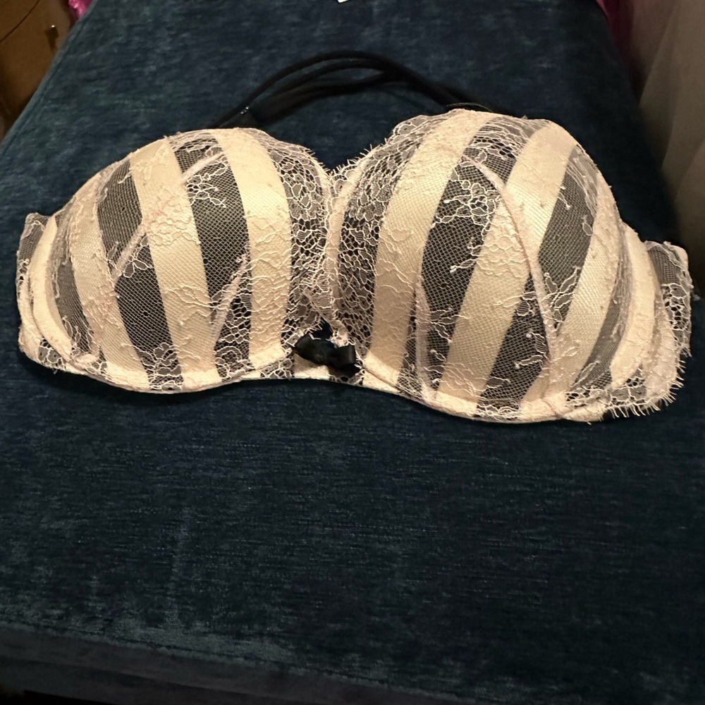 36d Victoria’s Secret very sexy push up  with ability to be racerback